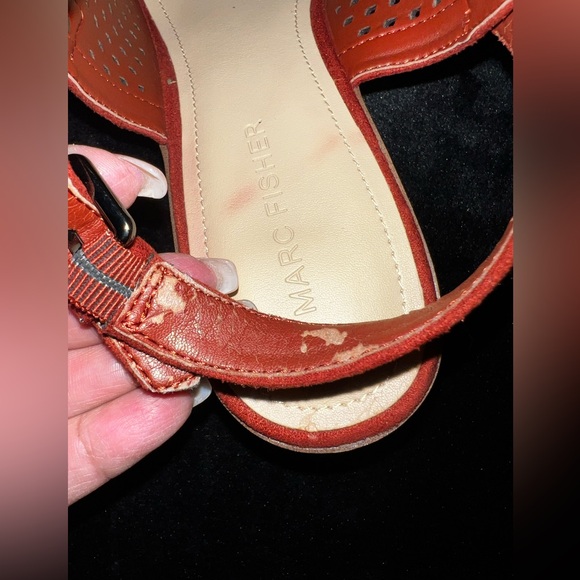 Marc Fisher Women's Brown and Red Sandals Size 8M Pre-owned. - Picture 10 of 10